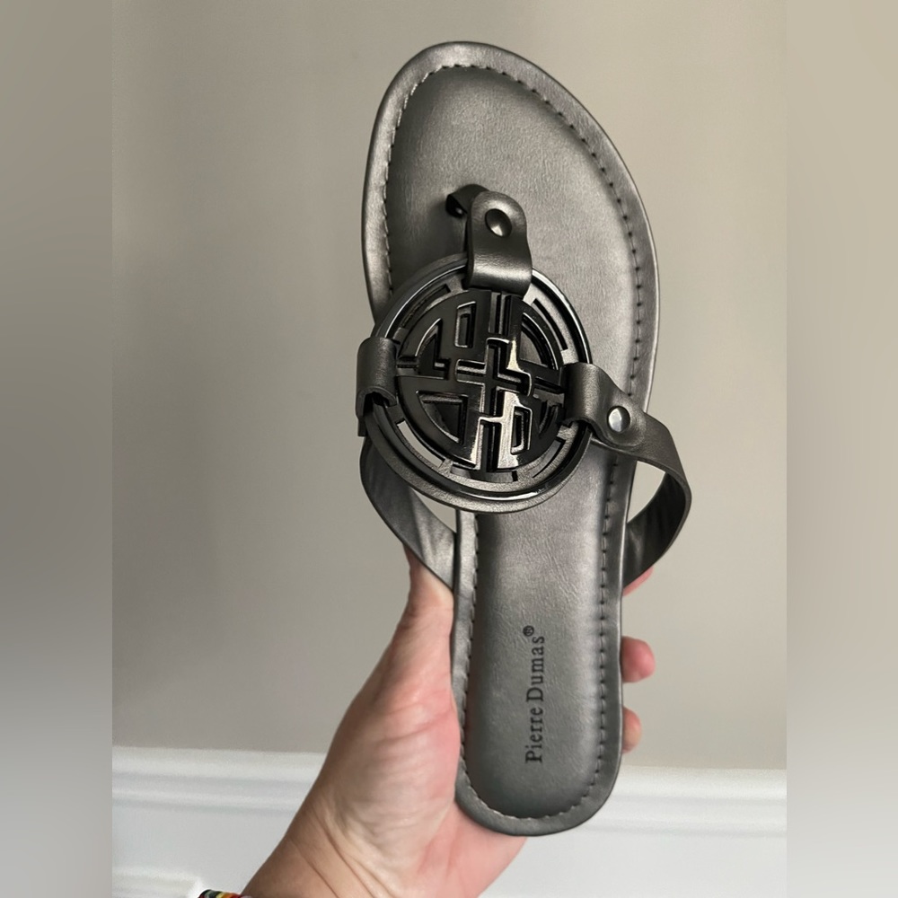 Pierre Dumas Sandals Size 8 NWT